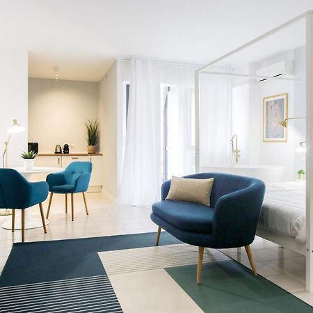 Glamorous Flat With Jacuzzi, King Size Bed And Small Balcony Perugia Eksteriør billede